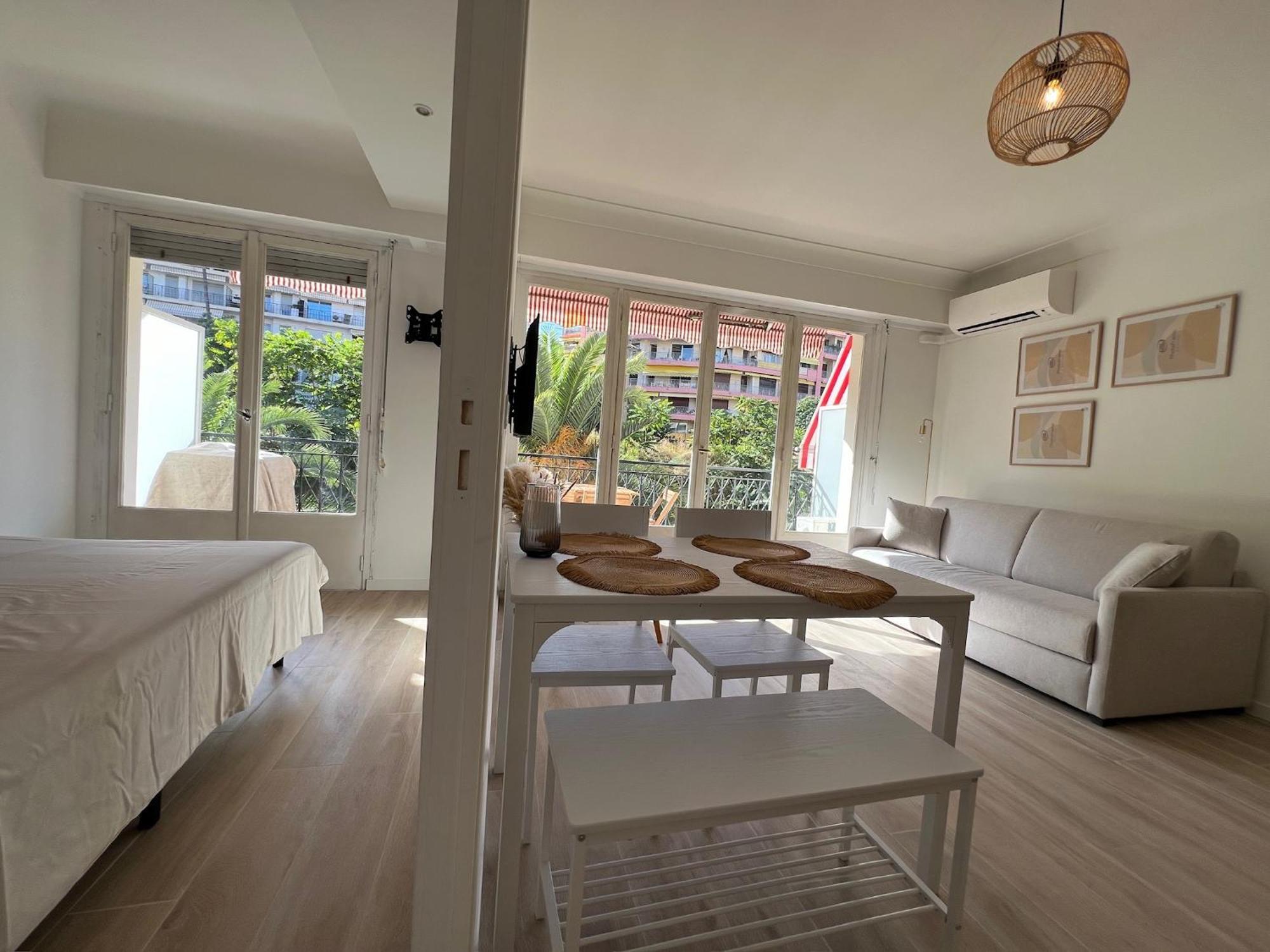 Magnifique T2 Proche Mer Et Ville Refait A Neuf Avec Terrasse ม็องตง ภายนอก รูปภาพ